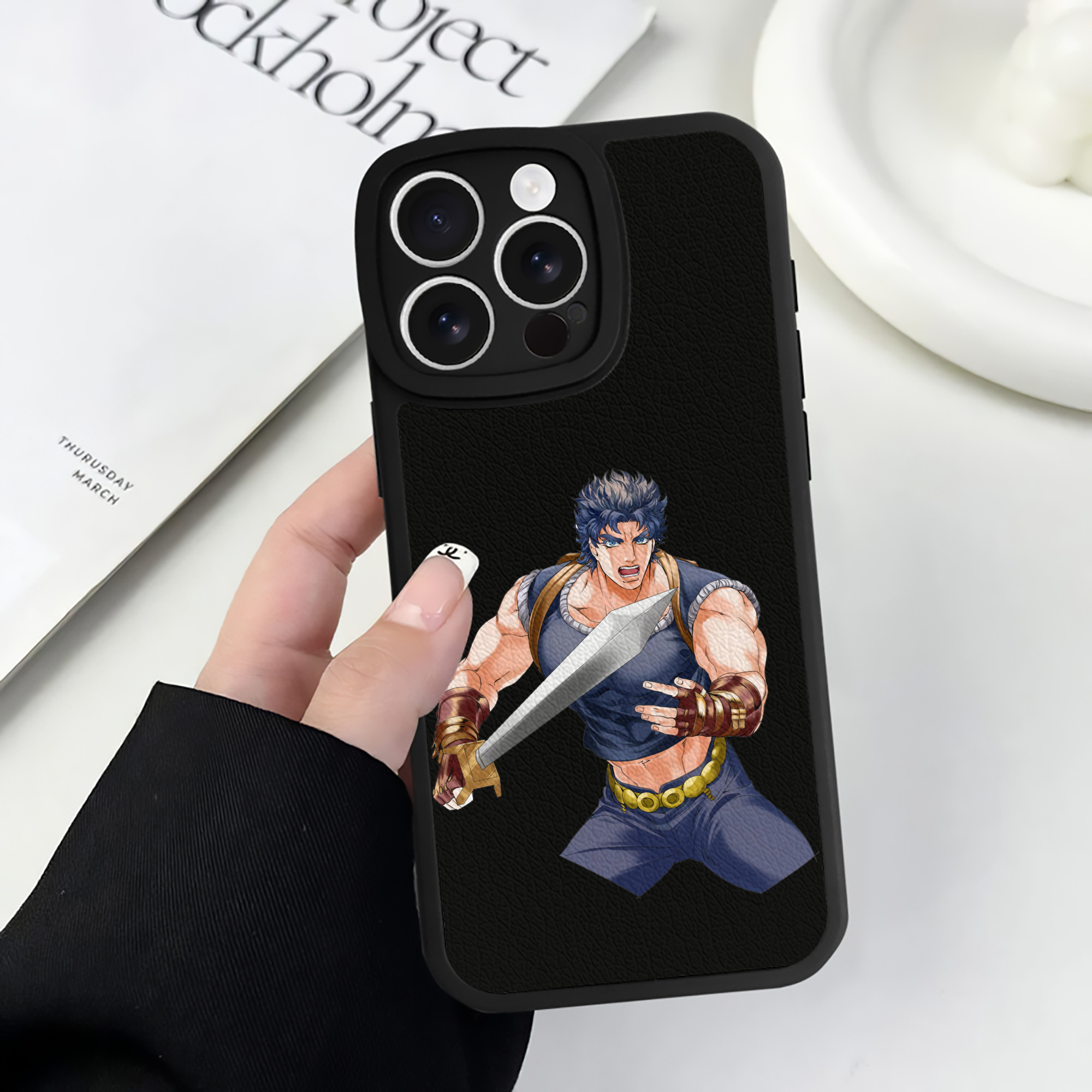 （画像用） ジョジョの奇妙な冒険 /ジョナサン?ジョースター JoJo's Bizarre Adventure Jonathan Joestar 【iPhone 16シリーズ対応】シリコンスマホケース（レザー調） 材質：シリコン